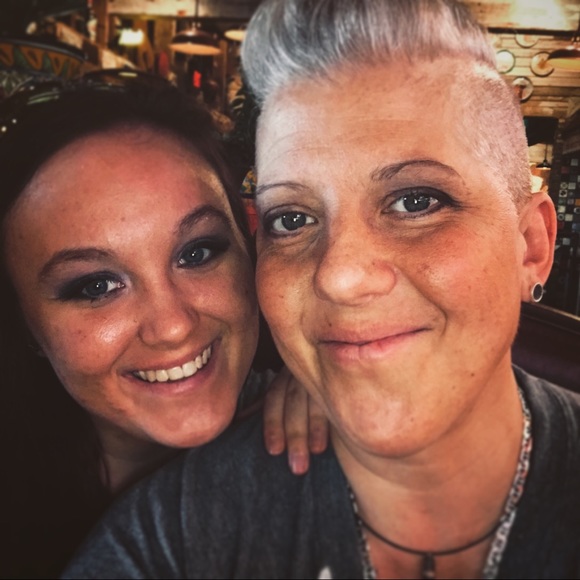 Meet your Posher, Allison - Picture 3 of 5